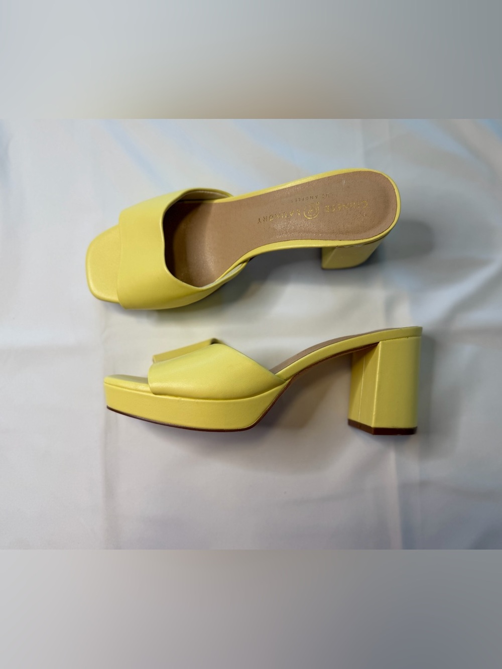 Chinese Laundry Lemon Yellow Block Heel Mule Sandals - Picture 3 of 4